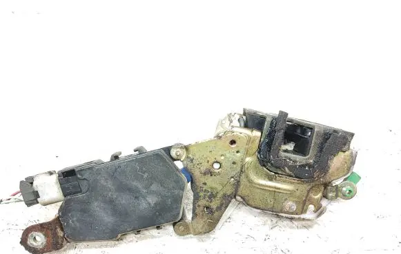 Subaru Forester SF Front door lock