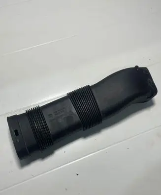 BMW 4 F32 F33 Air intake duct part 8507567 10991213 70529002