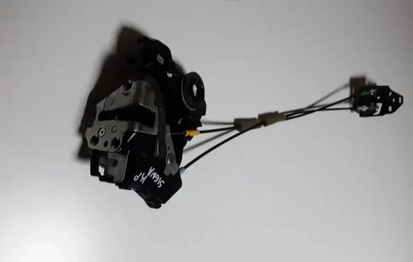 Toyota Sienna XL30 III Front door lock B2411