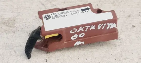 Skoda Octavia Mk1 (1U) Airbag deployment crash/impact sensor 1J0909606B 5WK42340