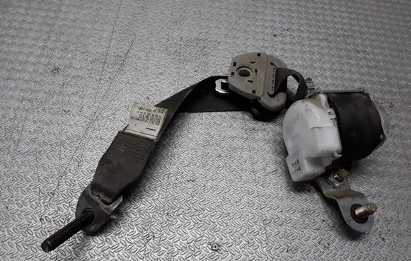Nissan Navara D40 Rear seatbelt 7P1030P