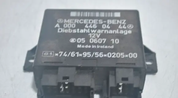 Mercedes-Benz Vito Viano W638 Alarm control unit/module A0004460444