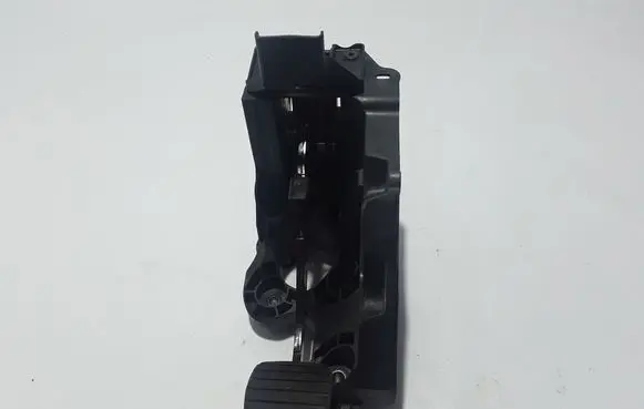 Opel Vivaro Brake pedal 465016415R