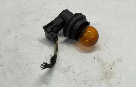 BMW 5 E39 Third/center stoplight 8364780 63258375599