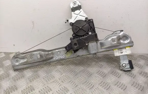 Opel Meriva B Rear door window regulator with motor 