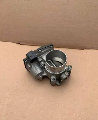 Ford Kuga II Electric throttle body valve ds7g-9F991-bb