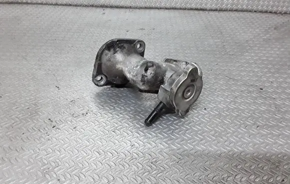 KIA Carens II Engine coolant pipe/hose