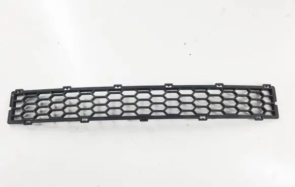 Front bumper splitter molding