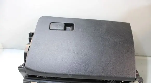 KIA Ceed Glove box