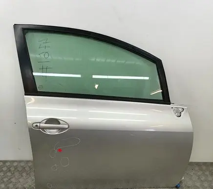 Toyota Auris 150 Front door 6700102260