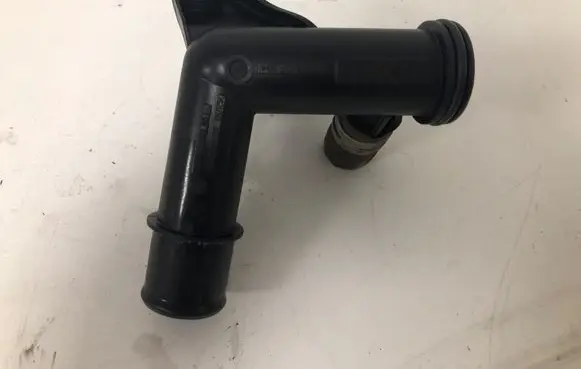 Citroen DS3 Engine coolant pipe/hose 9684589080