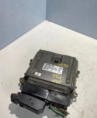 Volvo V70 Engine control unit/module 30771550AB 1039S18372 0281012103