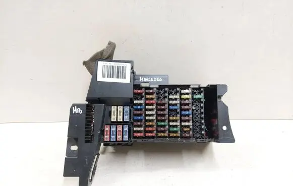 Mercedes-Benz A W169 Fuse module 1695451740