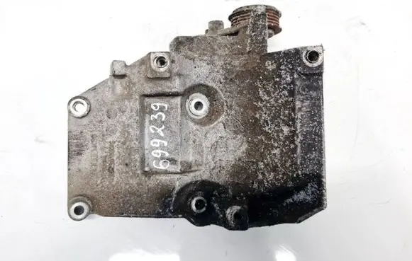 Audi A3 S3 8L Engine mounting bracket 038260885C