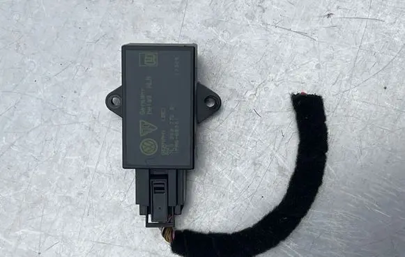 Volkswagen Phaeton Seat heating relay 7L0959772D