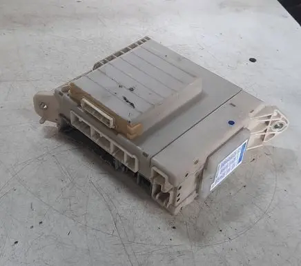 Lexus IS 220D-250-350 Fuse box set 8267253040 8273053020