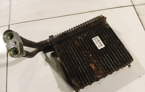 Volvo V50 A/C cooling radiator (condenser) 