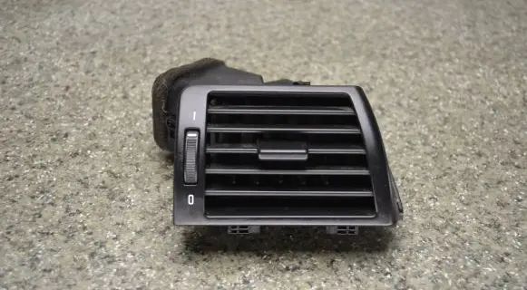 BMW 3 E46 Dash center air vent grill 64228361898 369801
