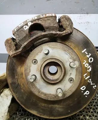 Hyundai i20 (PB PBT) Front wheel hub