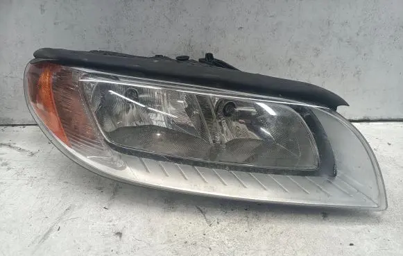 Volvo V70 Headlight/headlamp 31214354