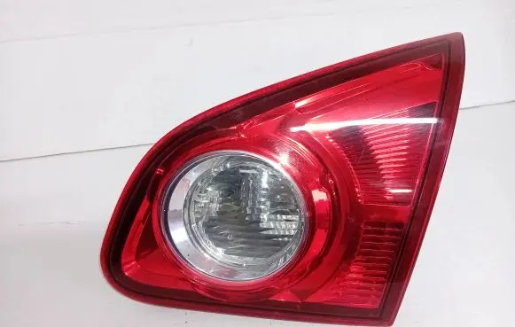 Tailgate rear/tail lights