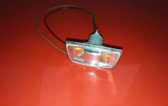 Opel Meriva B Front fender indicator light 13252455 13252456