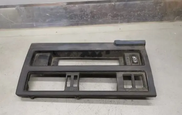 Nissan Vanette Dashboard center trim panel 
