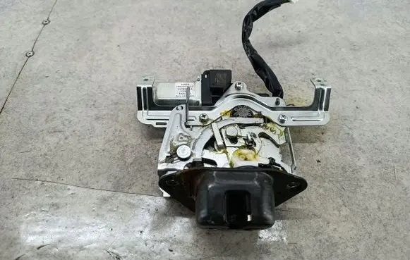 Honda Accord Tailgate lock latch 74800SED901057