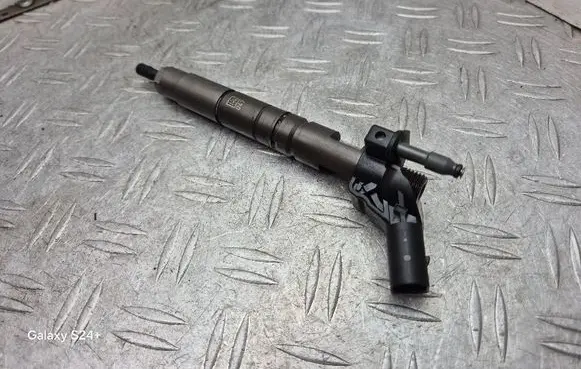 Mercedes-Benz C W204 Fuel injector A6420701187 0445116026