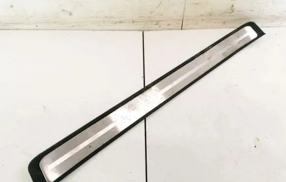 Front sill trim cover