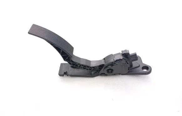 Mercedes-Benz ML W166 Accelerator throttle pedal A1663000204