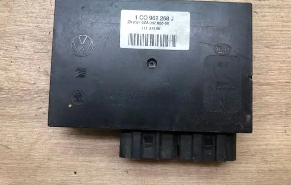 Volkswagen Golf IV Comfort/convenience module 1C0962258J 5ZA00795550