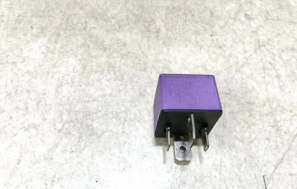 Renault Laguna I Other relay 03525