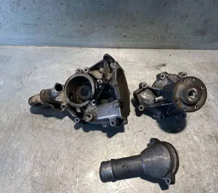 Mercedes-Benz E W124 Water pump 6032010001 612030174 603200110