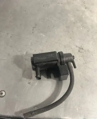 BMW 1 E81 E87 Turbo solenoid valve 70206301