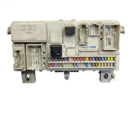 Volvo S40 Fuse module 30728906