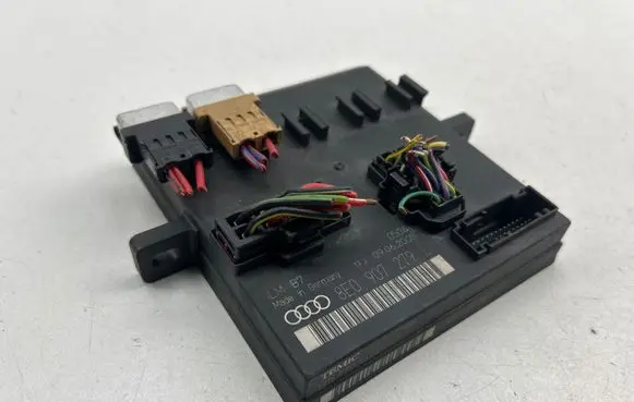 Audi A4 S4 B7 8E 8H Comfort/convenience module 8E0907279L