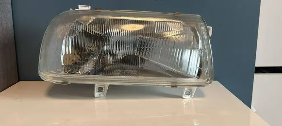 Volkswagen Vento Headlight/headlamp 203351B