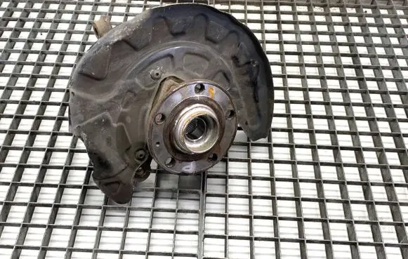 Volkswagen Golf VII Front wheel hub spindle knuckle 