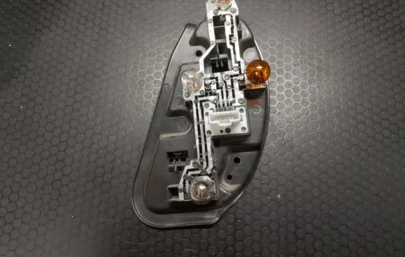 Citroen C5 Tail light bulb cover holder PPTD20