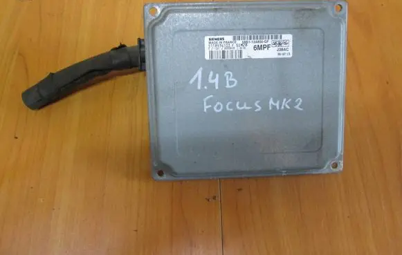 Ford Focus Engine control unit/module 5M5112A650GF