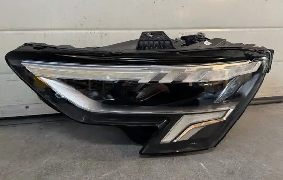 Audi A3 8Y Headlight/headlamp 8Y0941033
