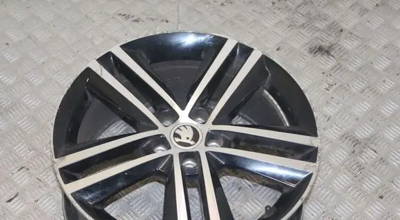 Skoda Rapid (NH) R17 alloy rim 5JA601025D 5JA601025E