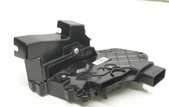 Volvo C30 Front door lock 30753658 A048069 4137MC75RB