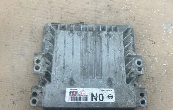 Nissan Juke I F15 Engine control unit/module 23710BJ91B S180067168A SID305