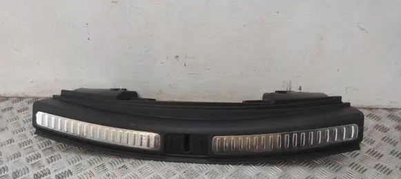 Trunk/boot sill cover protection