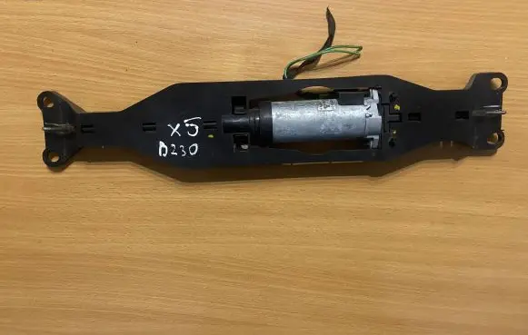 BMW X5 E70 Seat adjustment motor 0130002636 B230