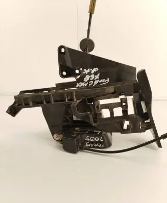 Ford Focus C-MAX Rear door lock 2400000