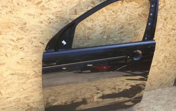 Land Rover Discovery Sport Front door Fk7221725a LR061283