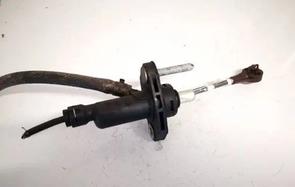 Ford Maverick Clutch master cylinder 5l847a543ad 5l84-7a543-ad
